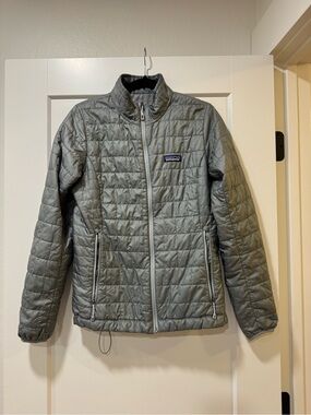 Patagonia sz small gray Women's Jacket with Multicolor Logo